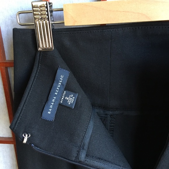Banana Republic Black Pencil Skirt with Pockets - Picture 5 of 5